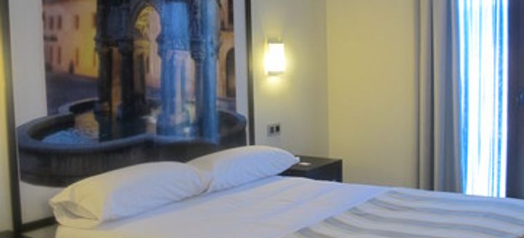 Hotel Aznaitin Hostal:  BAEZA