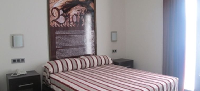 Hotel Aznaitin Hostal:  BAEZA