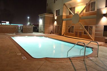 Hotel Holiday Inn Express & Suites Bakersfield Central:  BAKERSFIELD (CA)