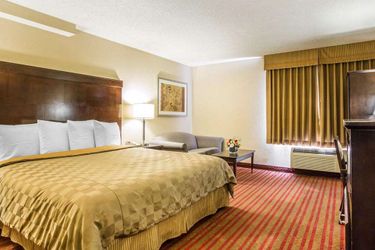 Hotel Rodeway Inn & Suites:  BAKERSFIELD (CA)