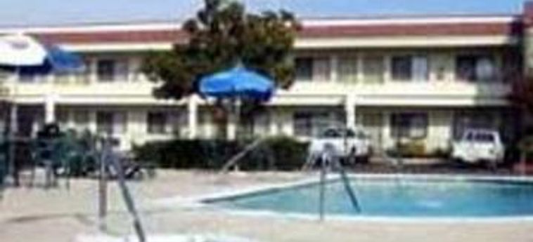 Hotel Bakersfield Inn & Suites:  BAKERSFIELD (CA)