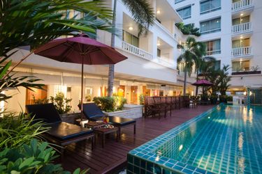 Hotel At Ease Saladaeng:  BANGKOK