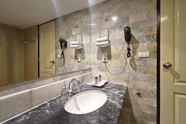 Hotel Alexander:  BANGKOK