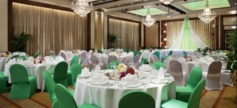 Hotel Holiday Inn Bangkok Silom:  BANGKOK
