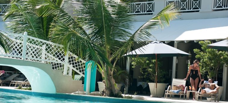 Hotel Almond Casuarina Beach Resort:  BARBADOS