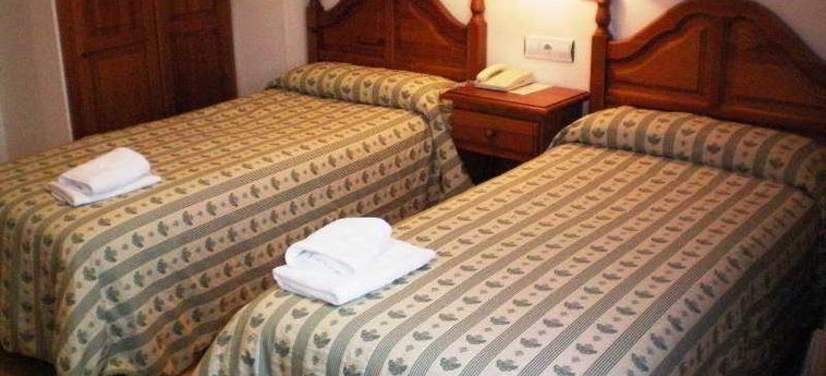 Hotel Clemente:  BARBASTRO - HUESCA