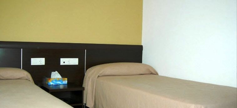 Hotel Apartaments Travessera Parc Güell:  BARCELLONA