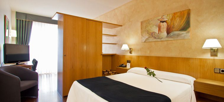 Hotel Atenea Calabria Apartaments:  BARCELLONA
