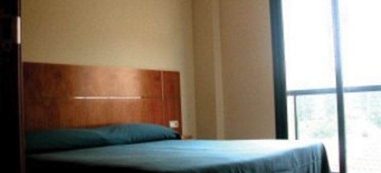 Hotel Apartamentos Sant Cugat:  BARCELLONA