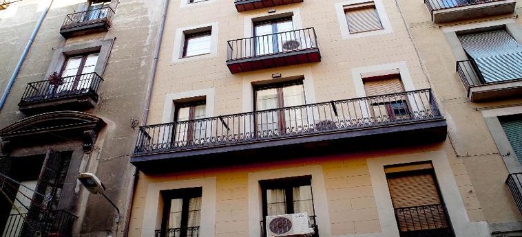 Mh Apartments Ramblas:  BARCELLONA