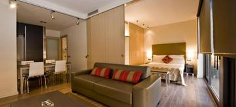 Hotel Apartamentos Casp74:  BARCELLONA