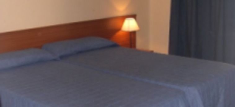 Hotel Hostal Bejar:  BARCELLONA