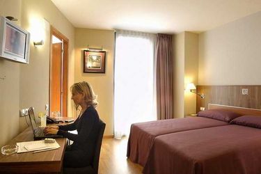 Hotel Evenia Rocafort:  BARCELONA