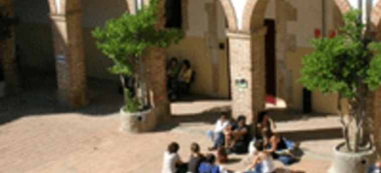 Youth Hostel La Conreria:  BARCELONA