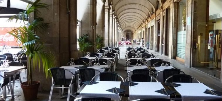 Hotel Roma Reial:  BARCELONE