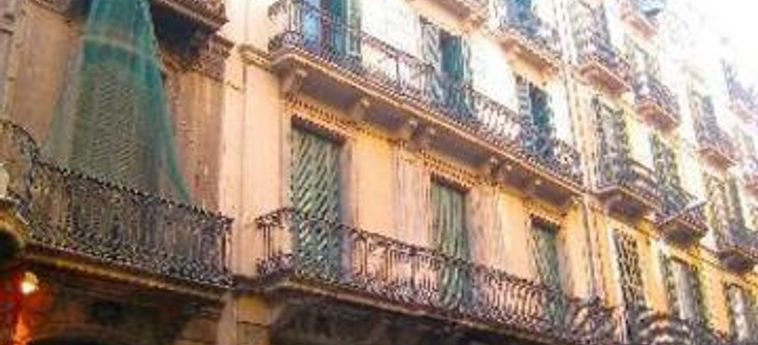 Las Ramblas Apartments Iii:  BARCELONE