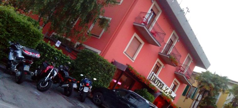 Hotel La Pergola:  BARGA - LUCCA
