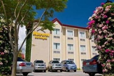 Hotel Microtel Inn Sto Tomas Batangas:  BATANGAS CITY