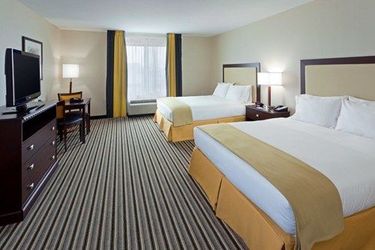 Hotel Holiday Inn Express Darien Lake:  BATAVIA (NY)