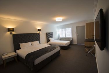 Hotel Quays:  BATEMANS BAY - NEW SOUTH WALES