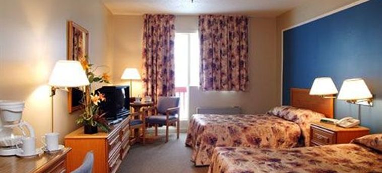 Hotel Holiday Villa Resorts At Mont Ste-Anne:  BEAUPRE