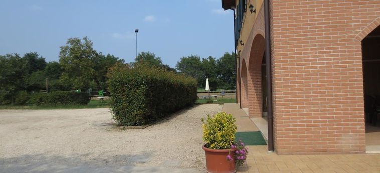 AGRITURISMO PARCO DEL CHIESE 0 Stelle