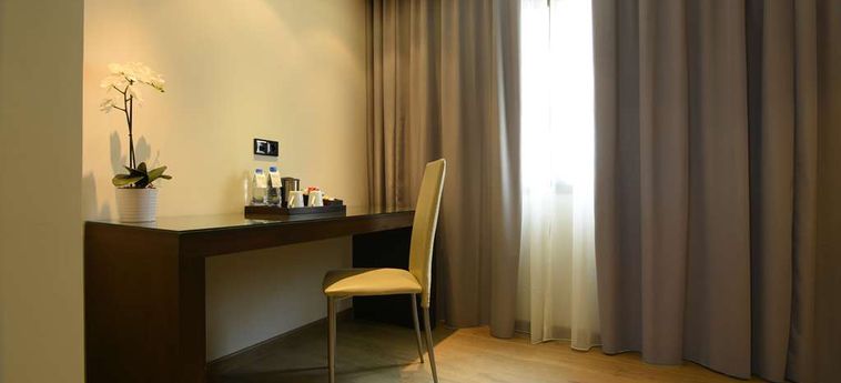 Hotel Ramada Downtown Beirut Beirut: Foto 
