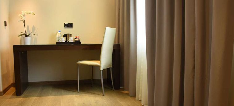 Hotel Ramada Downtown Beirut Beirut: Foto 