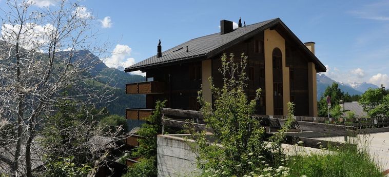 SUPERB APARTMENT WITH VIEWS OF THE ALPS 3 Stelle