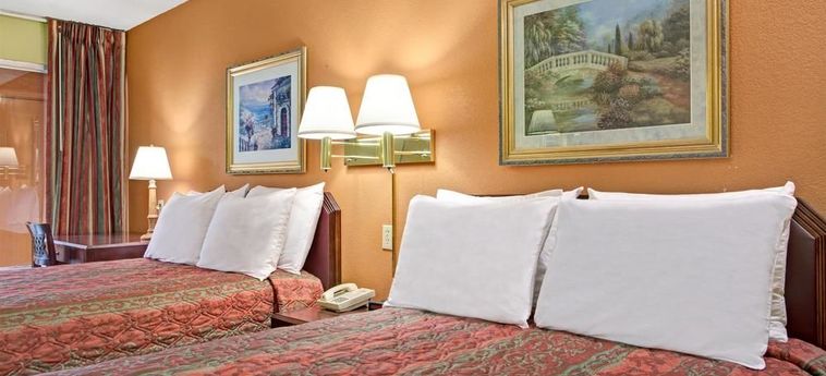 Hotel Days Inn By Wyndham Benson:  BENSON (NC)