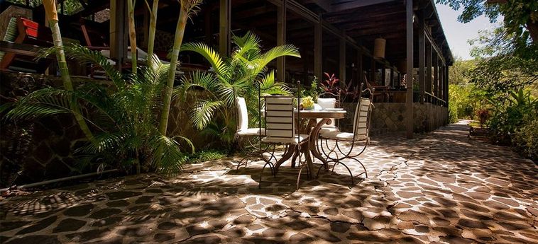 Hotel Firefly Plantation Bequia:  BEQUIA