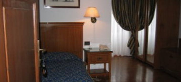 Hotel Castello Di Clanezzo:  BERGAMO