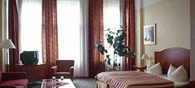 Kult-Hotel Auberge:  BERLIN