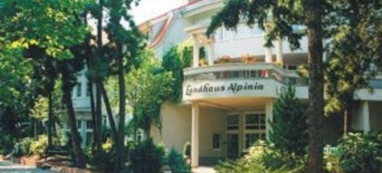Hotel Landhaus Alpinia:  BERLIN