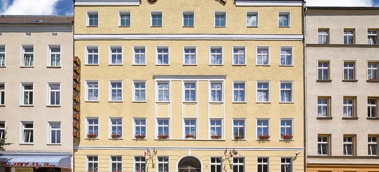 Gold Hotel:  BERLIN