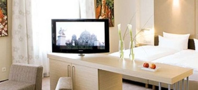 Hotel Estrel Berlin  Berlin : Photo 