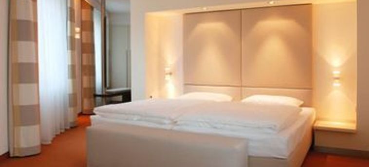 Hotel Estrel Berlin  Berlin : Photo 