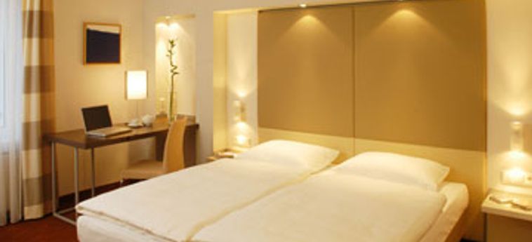 Hotel Estrel Berlin  Berlin : Photo 