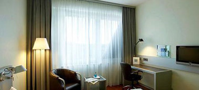 Hotel Holiday Inn Bern Westside:  BERN