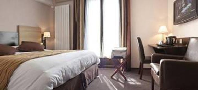 Qualys-Hotel Auberge De La Petite Ferme:  BESSE ET SAINT ANASTAISE