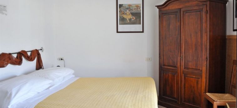 Hotel Ristorante La Torretta:  BIANZE - VERCELLI