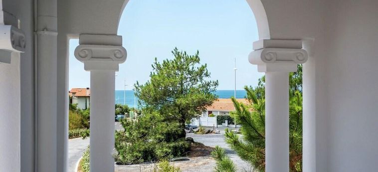 Hotel Beautiful Villa With Terrace In The Surfing Town Of Biarritz Biarritz : Photo 