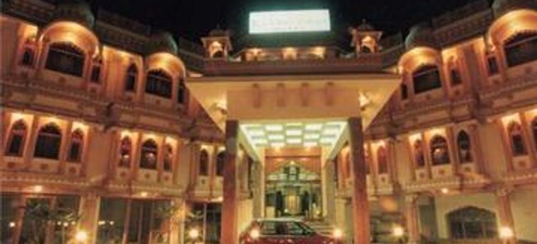 Hotel Raj Vilas Palace:  BIKANER