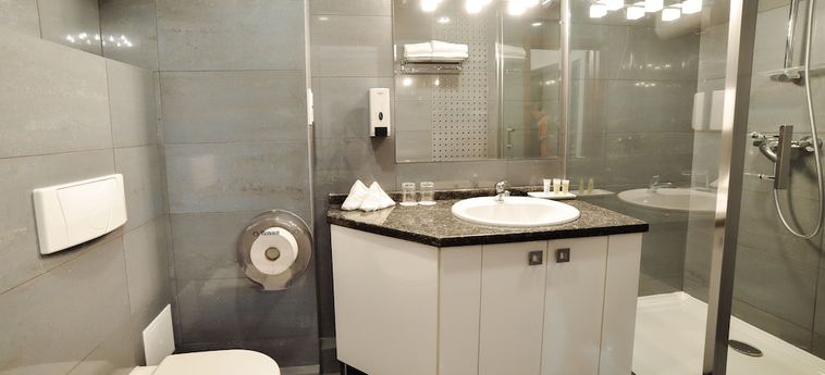 Bishkek Centrum Hotel:  BISHKEK