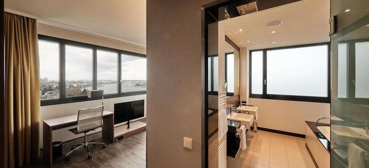 Radisson Blu Hotel, Bonn (T) Bonn: Photo 