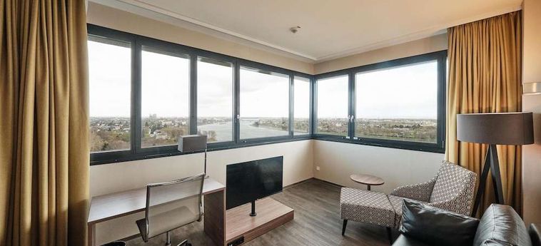 Radisson Blu Hotel, Bonn (T) Bonn: Photo 