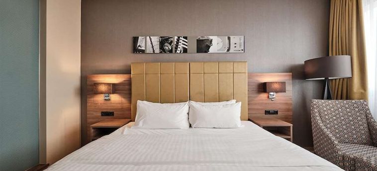 Radisson Blu Hotel, Bonn (T) Bonn: Photo 