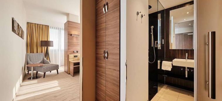 Radisson Blu Hotel, Bonn (T) Bonn: Photo 
