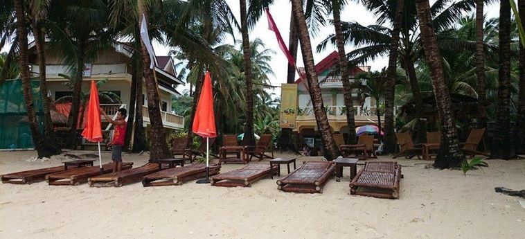 Hotel Mika's Beach Resort:  BORACAY ISLAND