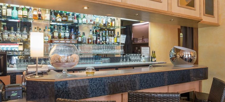 Hotel Hôtel Restaurant Laurent Perréal Bourg En Bresse: Foto 